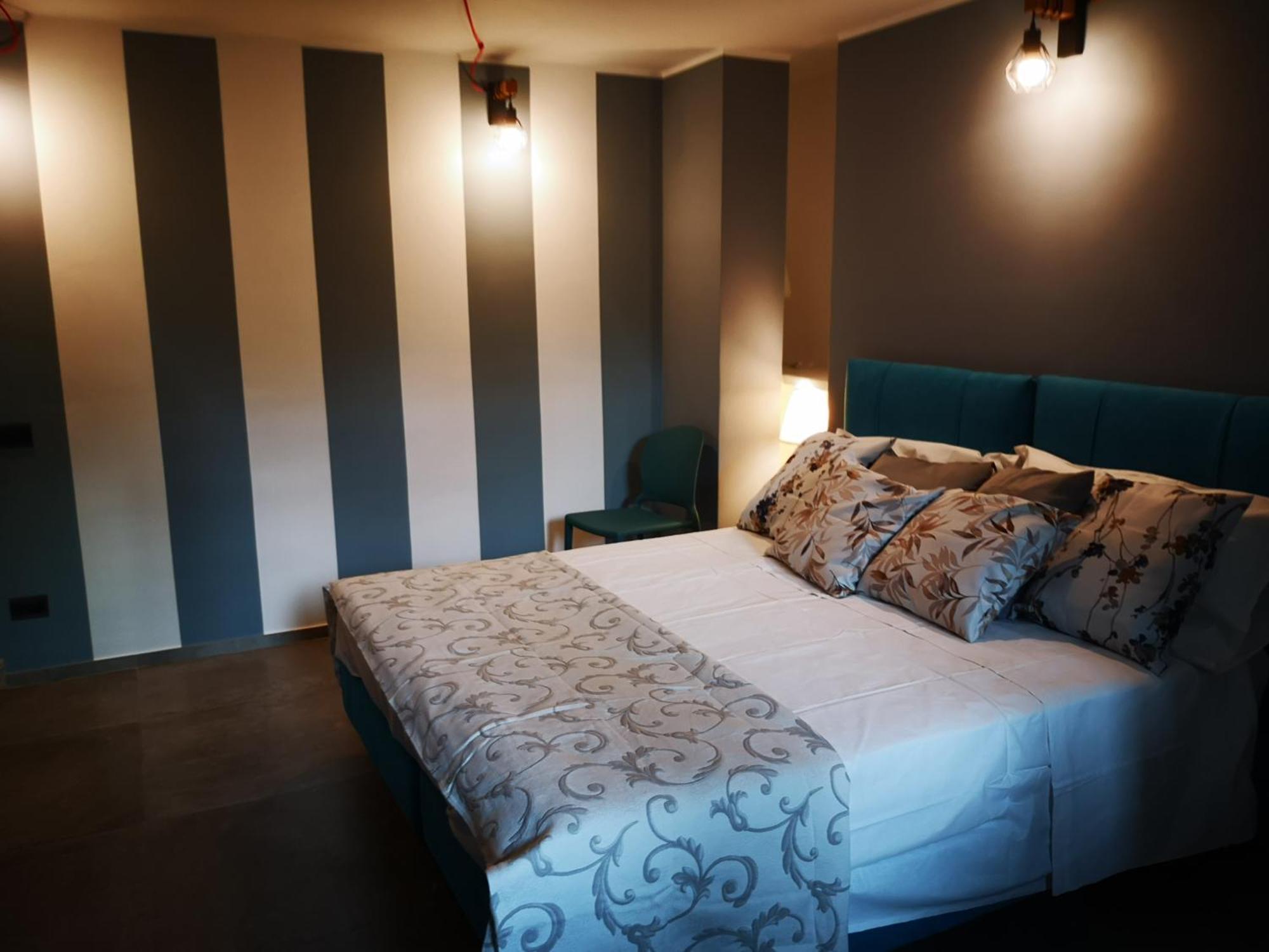 Palazzo Lagioia 2: Prestigioso Miniappartamento Triggiano Bagian luar foto