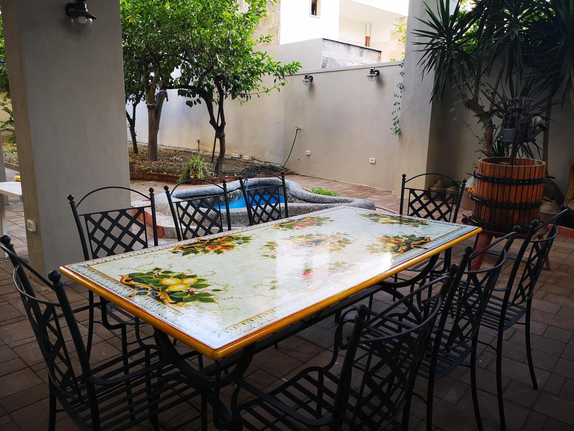 Palazzo Lagioia 2: Prestigioso Miniappartamento Triggiano Bagian luar foto