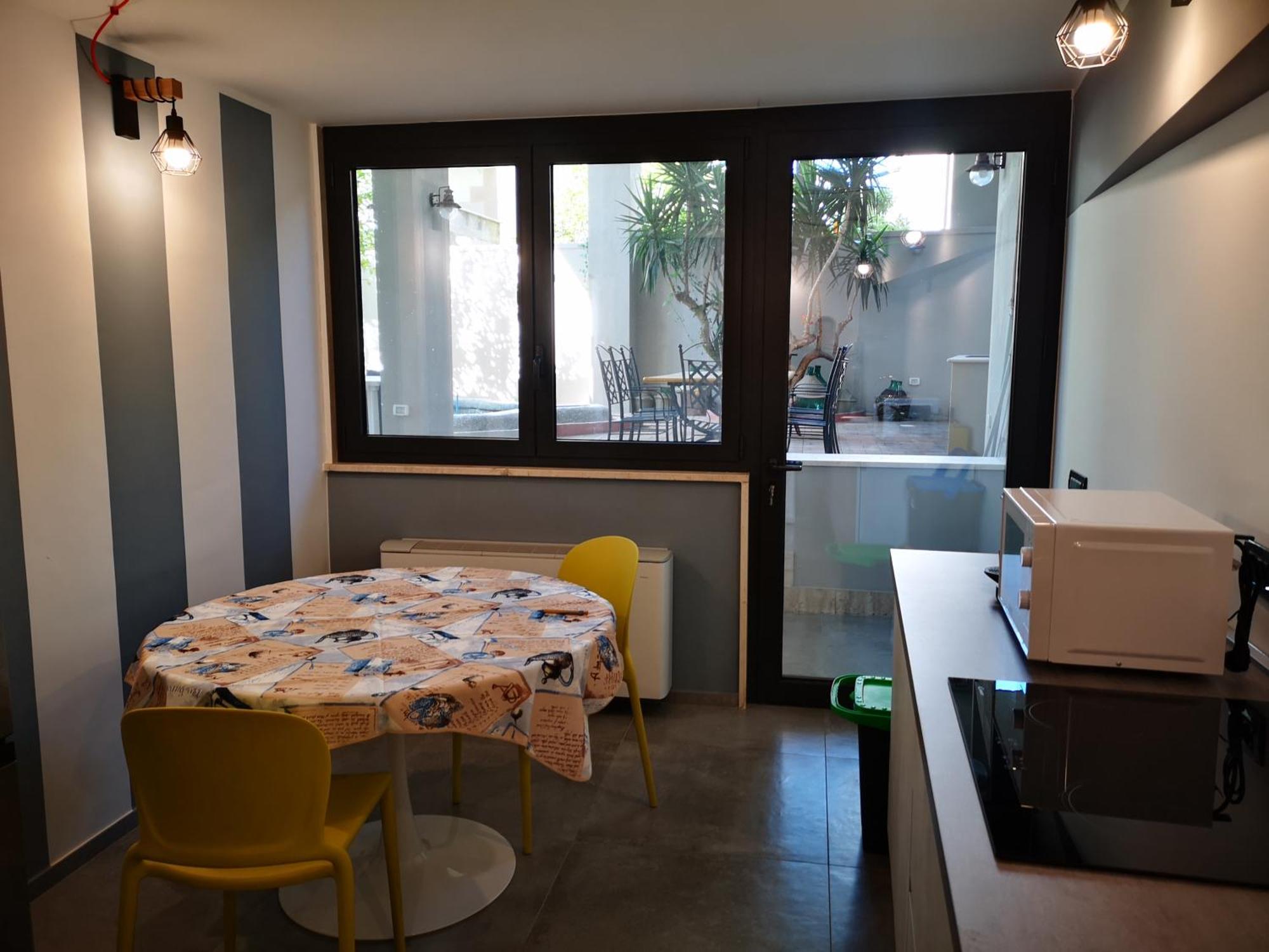 Palazzo Lagioia 2: Prestigioso Miniappartamento Triggiano Bagian luar foto